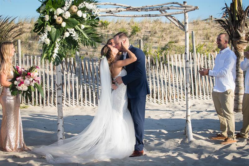the-sea-shell-resort-beach-haven-nj-wedding-photography-louis-kendall1271588.jpg