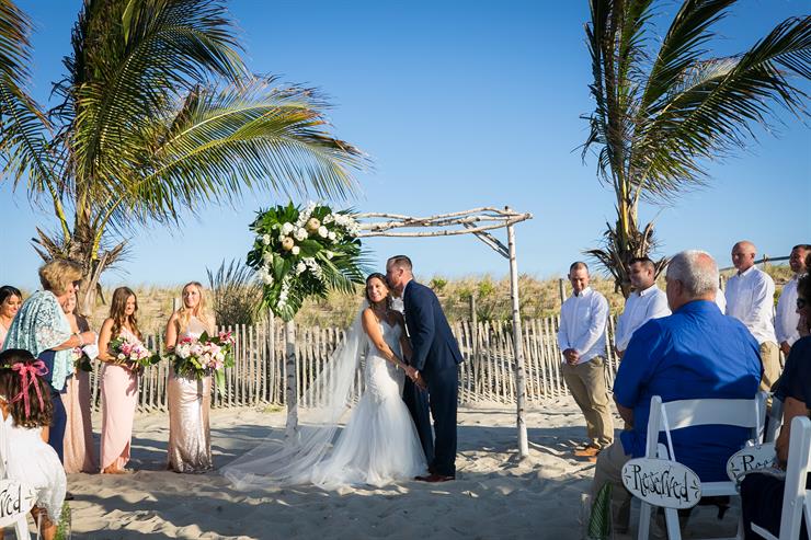 the-sea-shell-resort-beach-haven-nj-wedding-photography-louis-kendall1997955.jpg