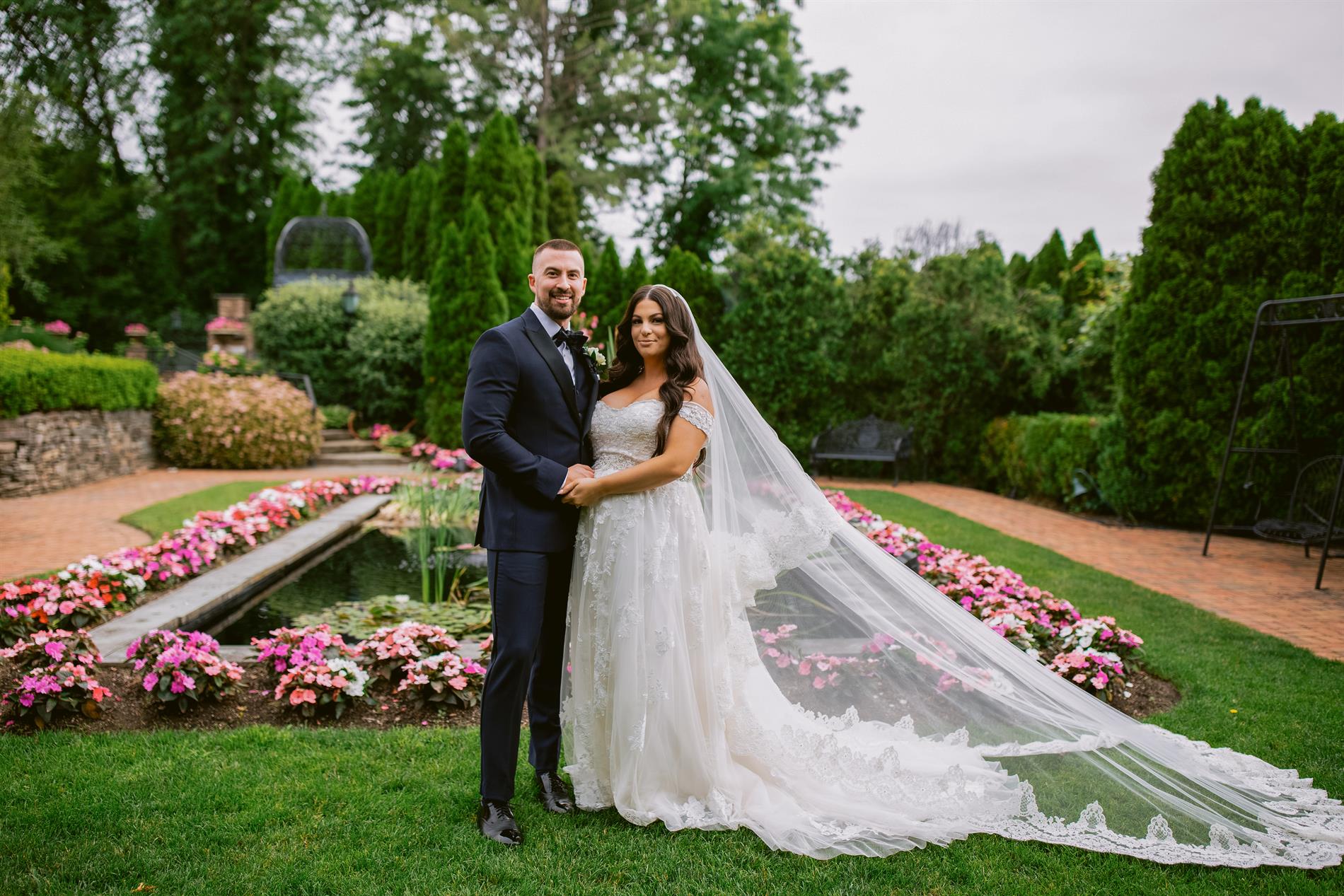 Antoneta & Joshua Wedding Photos