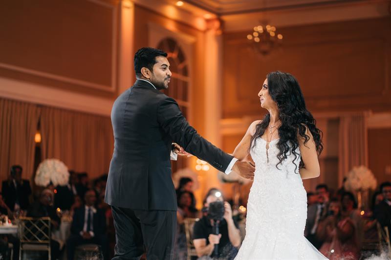the-palace-at-somerset-park-somerset-nj-wedding-photography-vishva-jamie4013007.jpg