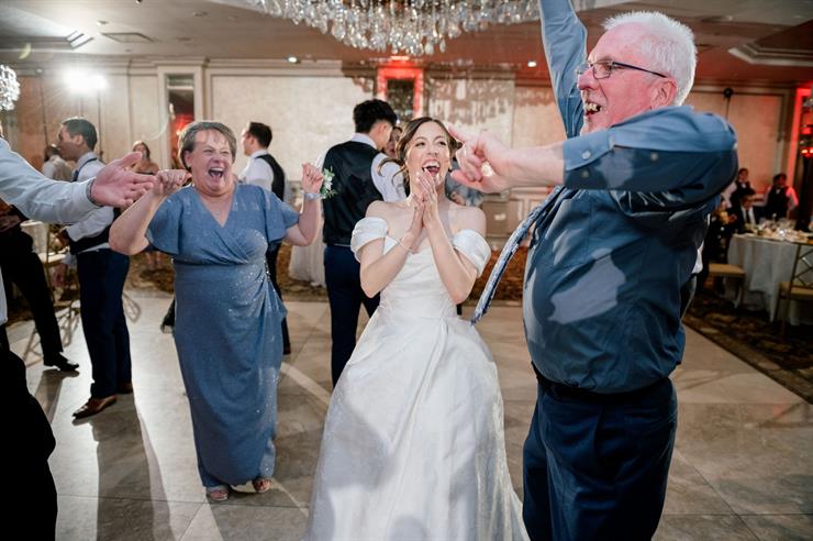 surf-club-on-the-sound-new-rochelle-ny-wedding-photography-james-sara3636457.jpg
