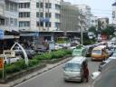 De hoofdstraat in Mombasa