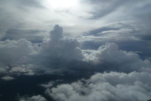 In de wolken