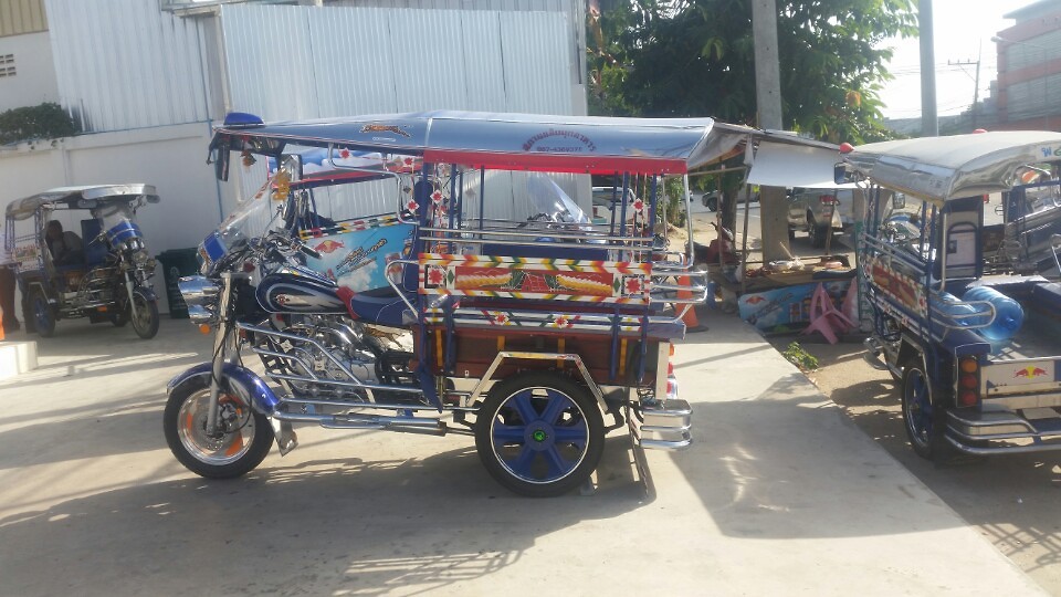 Transport tuktuk