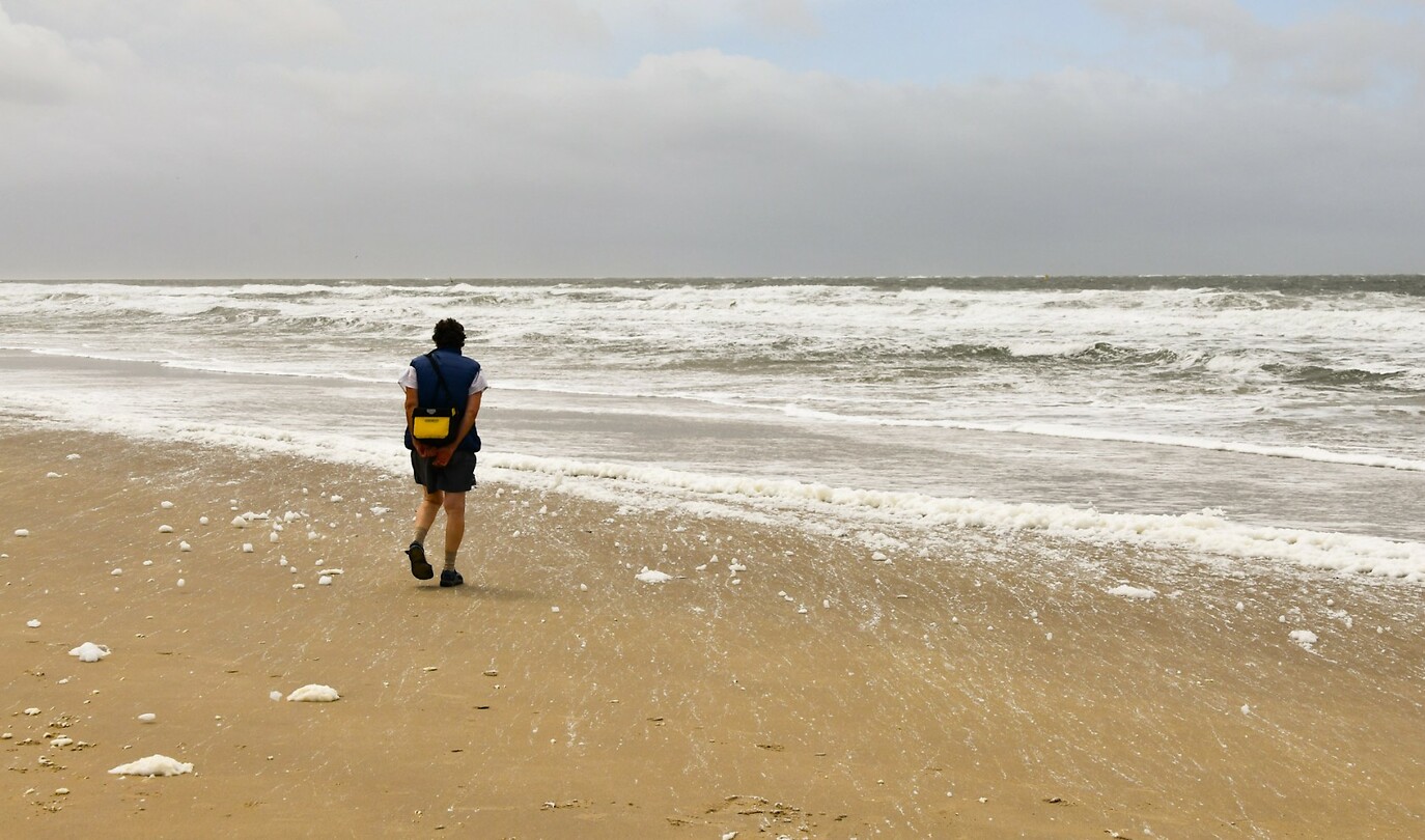 Het strand bij paal 9