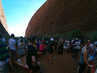 Scholieren bij Kata Tjuta