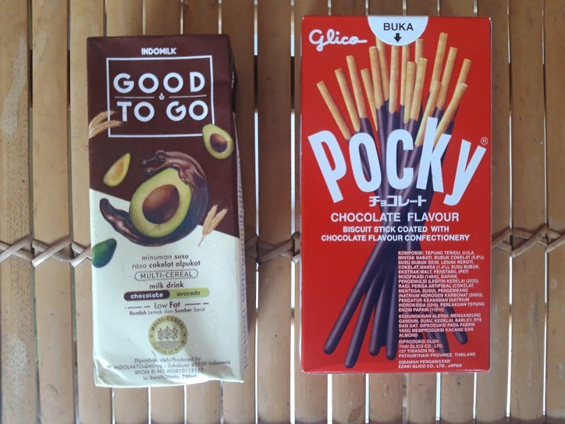 Avocado chocomel en chocolade stokjes
