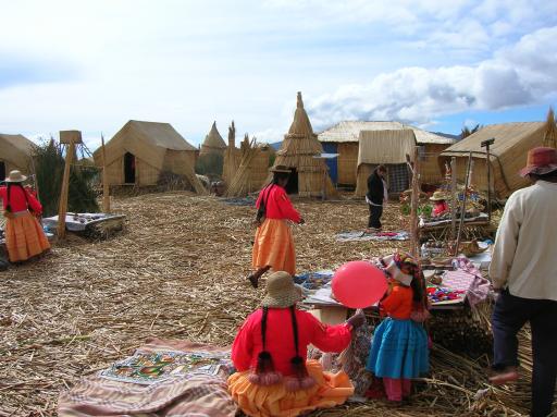 View over eiland Uros