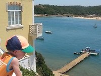 Uitzicht bij het fort over de baai