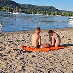 Spelletje Uno op het strand