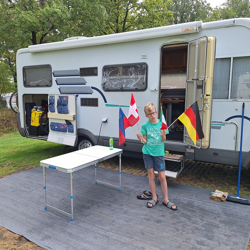 Lennart zijn collectie is uitgebreid: helaas ontbreekt de Franse vlag 😥