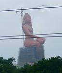 Onderweg bij Nathdwara: Shiva in aanbouw (150 meter hoog)
