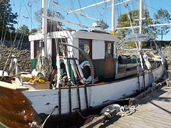 mooie oude boten in het haventje bij Maritime Museum