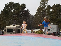 Roos en haar campingvriendinnetje Bea