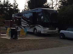 type dubbeldeksbus, met aanhanger