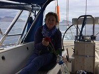 Froukje neemt afscheid van haar roos uit Tarragona