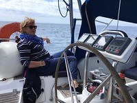 Froukje op wacht tegen de bolfender als rugsteun