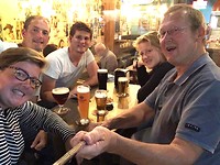 Diner met de nieuwe ploeg op Paza Rita
