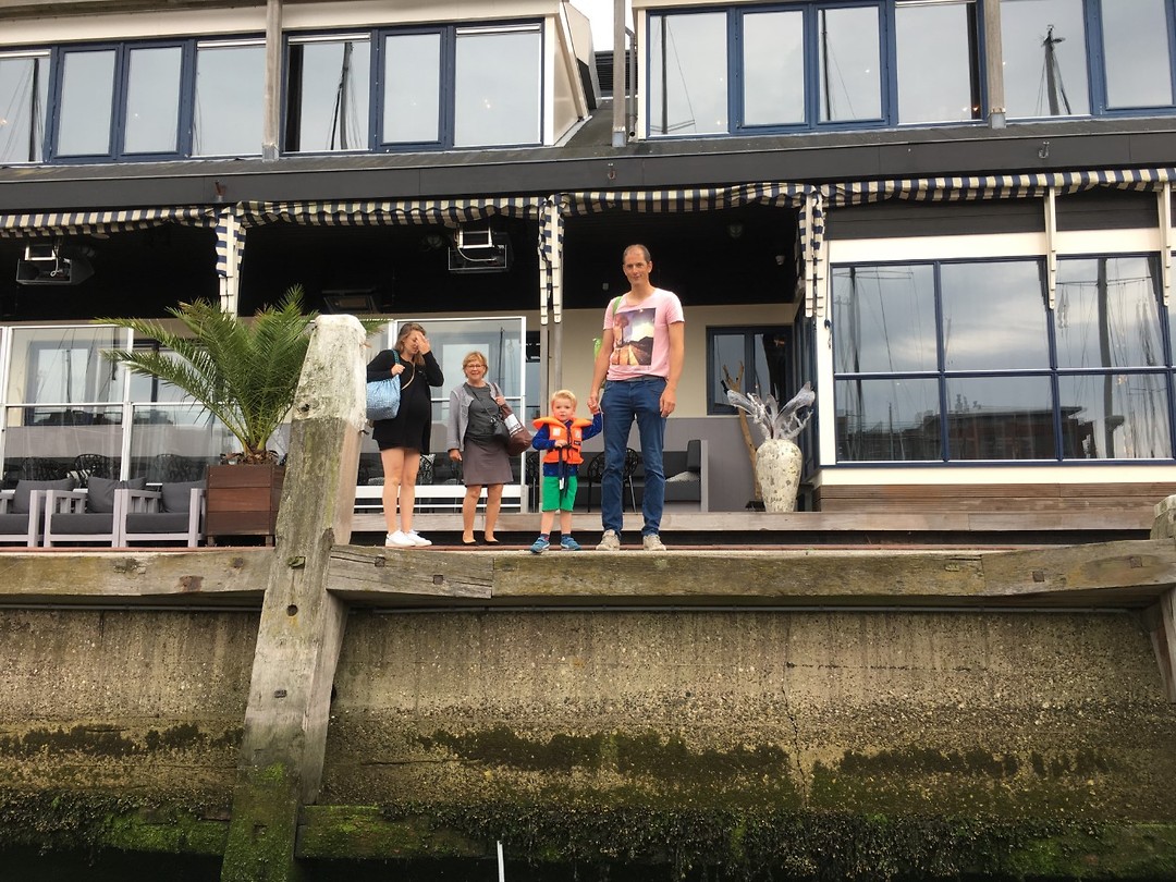 Ontvangst comite Scheveningen met ontbijt