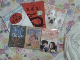 De buit: twee stipboeken, een tijdschrift en drie dvds