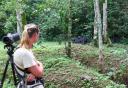 Angeline bij de chimpansees