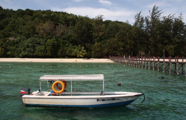 steiger + bootje Pulau Manukan