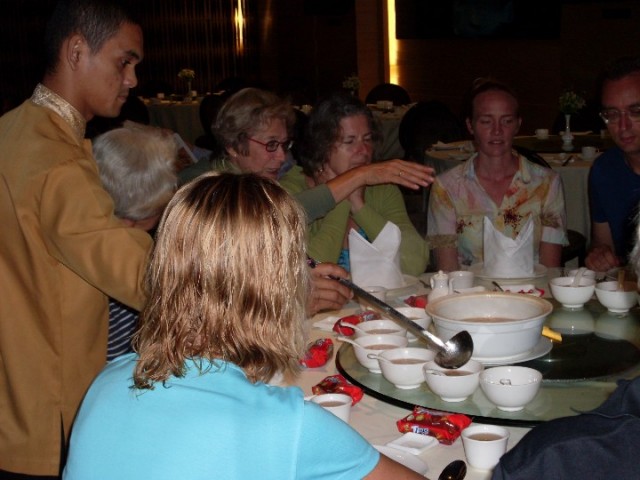 eten in hotel KK