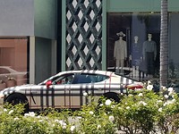 Burberry auto 🤣😂