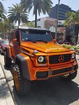 Oranje Jeep, Rodeo Drive. Auto van rapper Cookie_Money, gemaakt door SS Customs