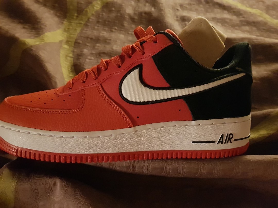 Nikes van Alex