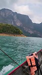 Longtailboot op Cheow Lan Lake