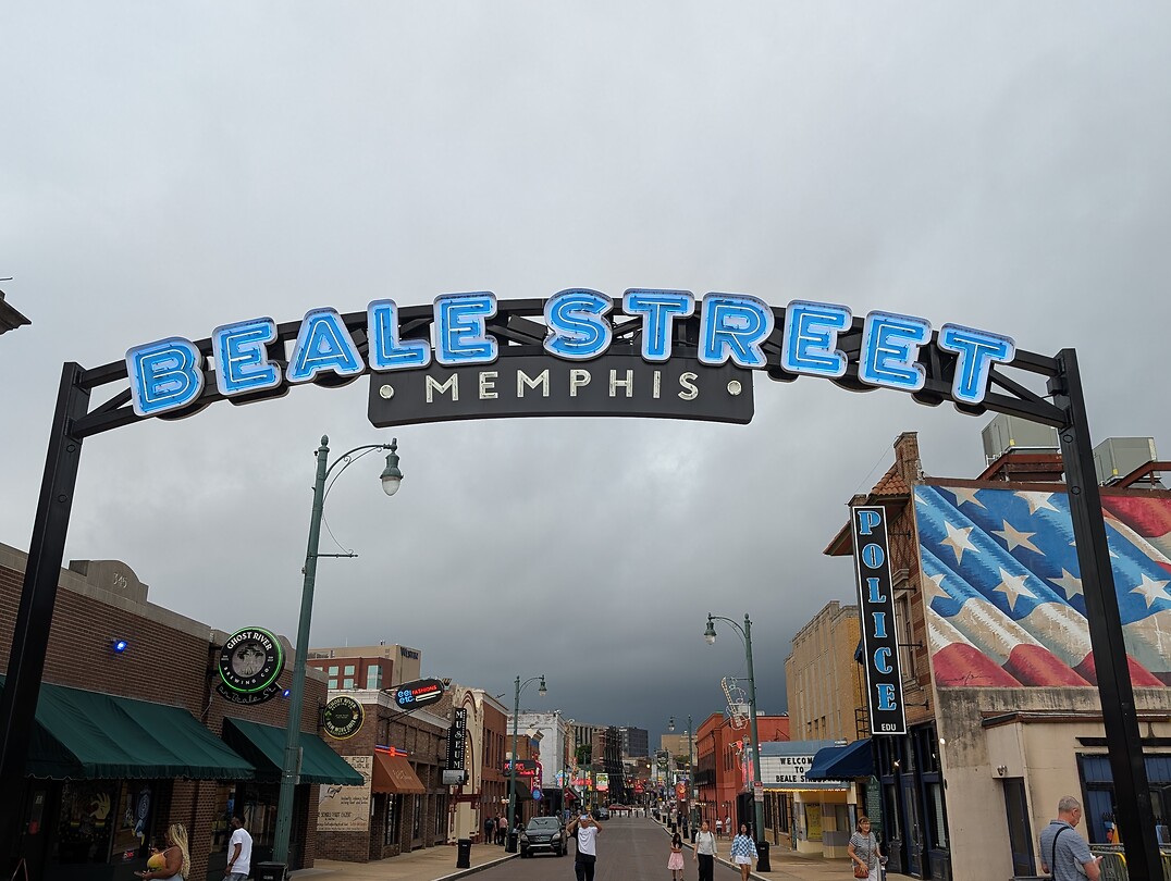 Beale Street met donkere lucht