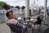 Terrasje aan de haven van Hyannis
