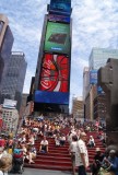 Nog een laatste koffie op de trappen van Times Square