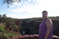 Waterval en een diepe canyon