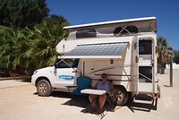Erg warme dag op camping in Monkey mia, dus goed in de schaduw gebleven.