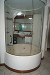 Het grote bubbelbad met uitzicht op zee