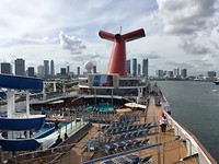 Boven op de boot in Miami