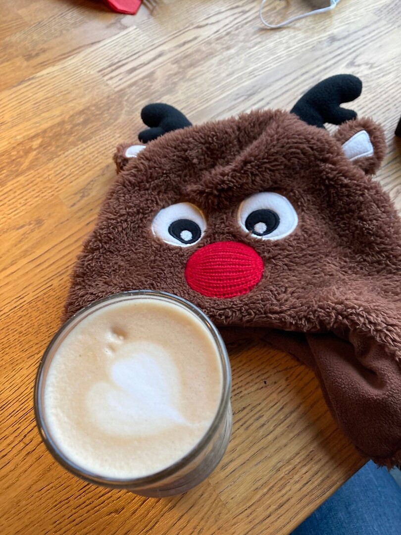 Muts kan af, warme Koffie!