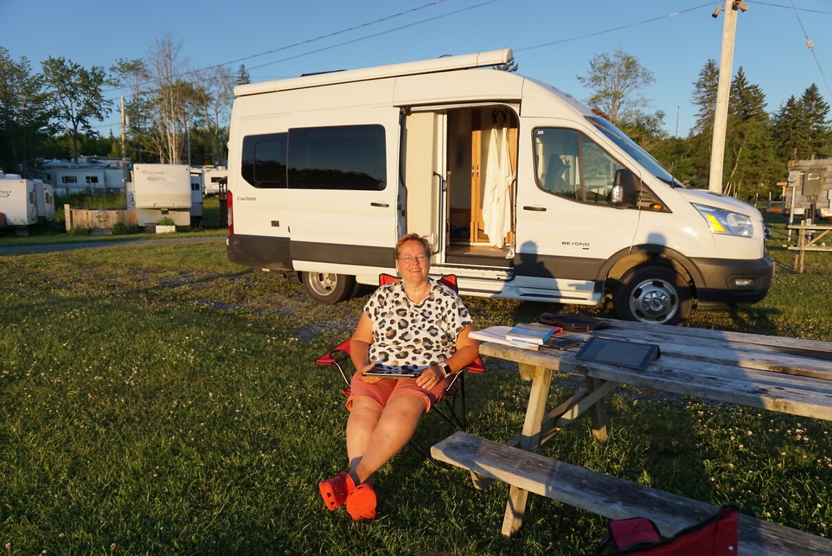 Op de camping genieten van het niets doen in de zon 🌞