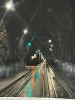 De eenbaansweg spoortunnel waar we doorheen rijden
