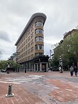 Een hele smalle flat in Gastown