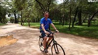 Fietsen door Polonnaruwa