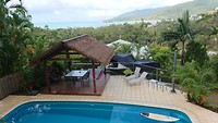 Uitzicht op baai Airlie Beach uit onze B&B