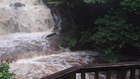 Overvolle waterval