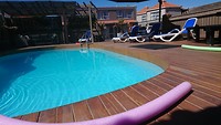 Zwembadje bij ons motel