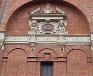 Rembrandt ook genoemd op de gevel van het museum
