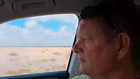 We gaan door het water rijden, best spannend