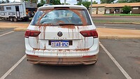 Onze auto na 90 km gravelweg