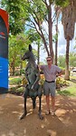 Levensgrote kangoeroe met z'n vriend in Tom Price